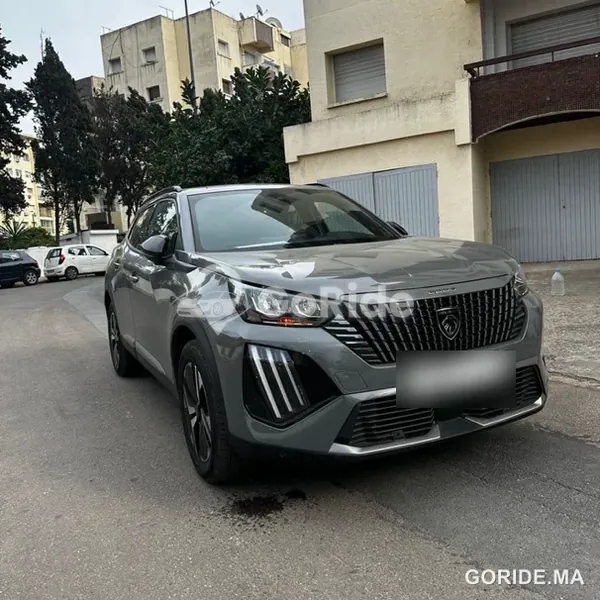 Peugeot 2008 de Peddle Car, photo réelle (plaque floutée)