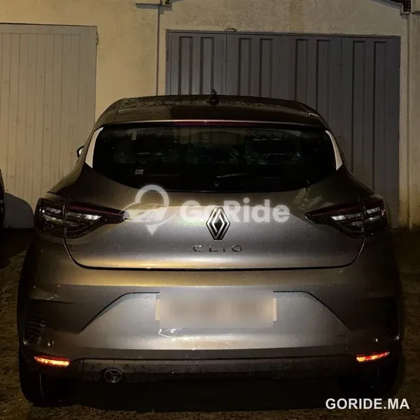Renault Clio 5 de Peddle Car, photo réelle (plaque floutée)
