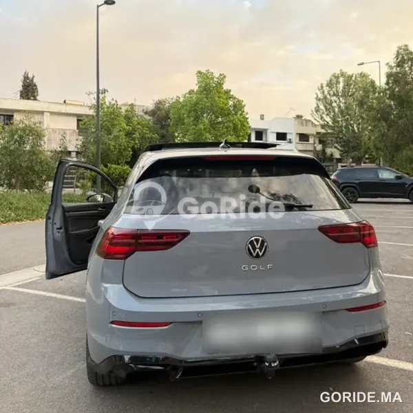 Volkswagen Golf de Peddle Car, photo réelle (plaque floutée)