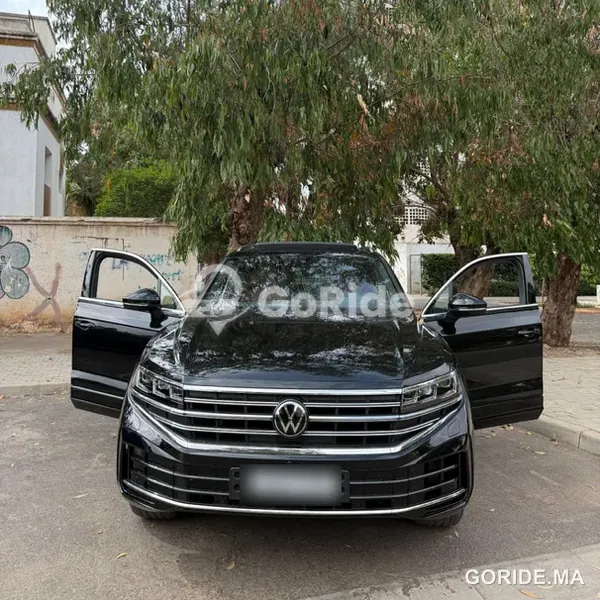 Volkswagen Touareg de Peddle Car, photo réelle (plaque floutée)